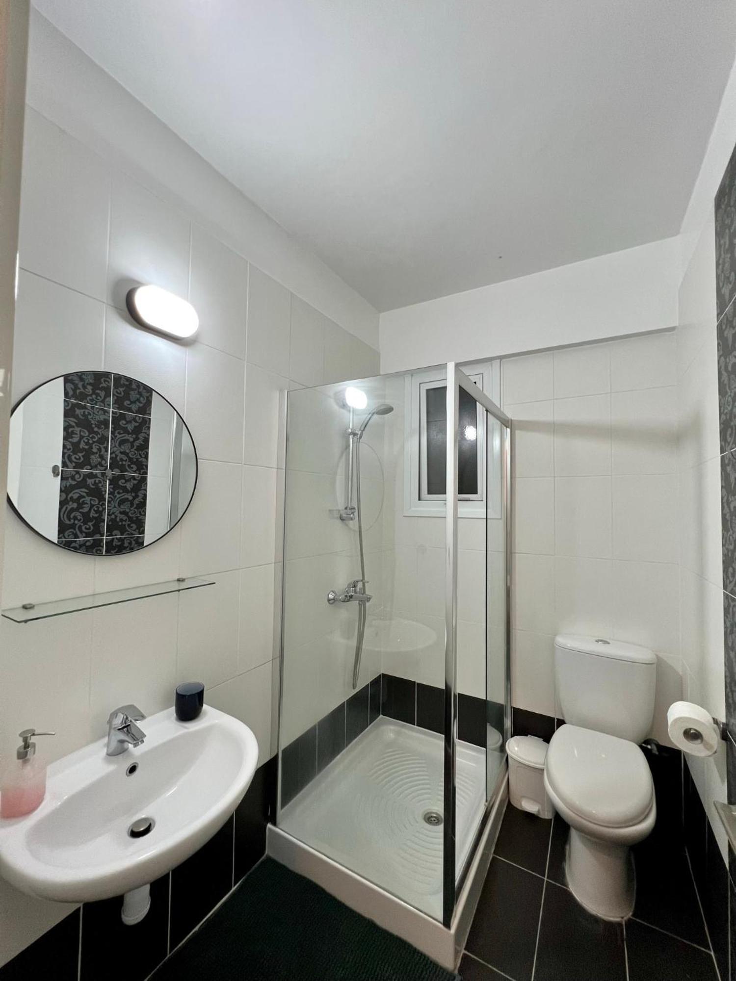 Fat Cow Apartments Larnaca Exterior photo